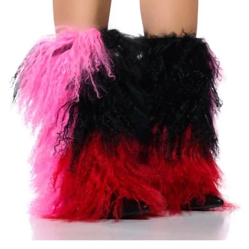 Azalea Wang Furry mohair heeled boots size 6 NIB